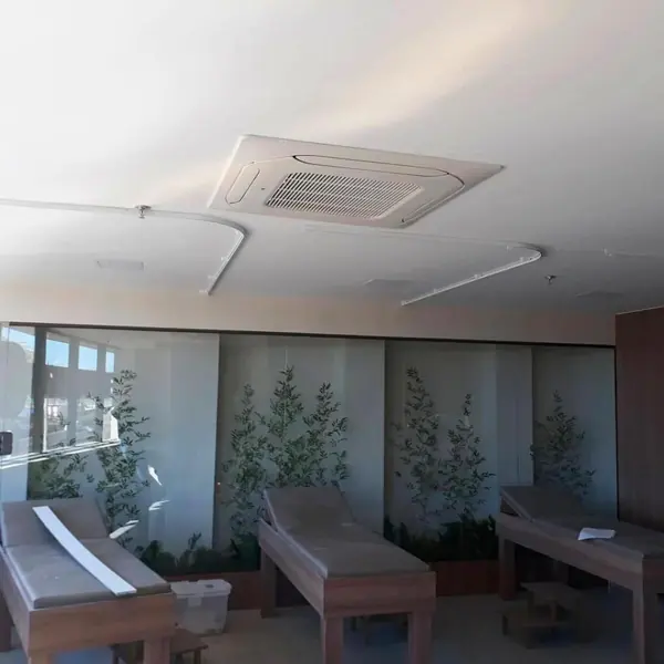 Conjunto de condensadoras VRF instaladas externamente